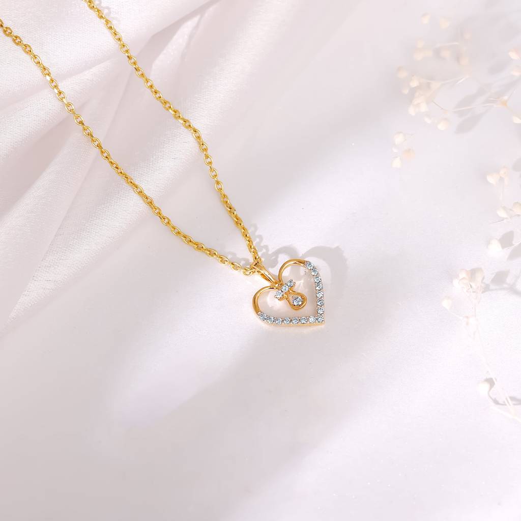 18K Gold Sparkheart Diamond Pendant : GDLPD0343
