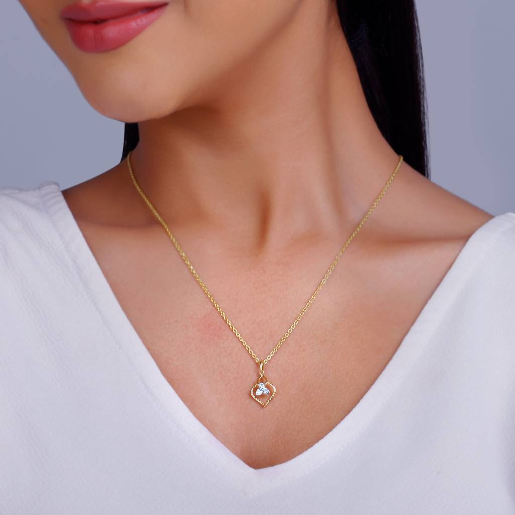 18K Gold Sparkling Clover Diamond Pendant : GDLPD0388