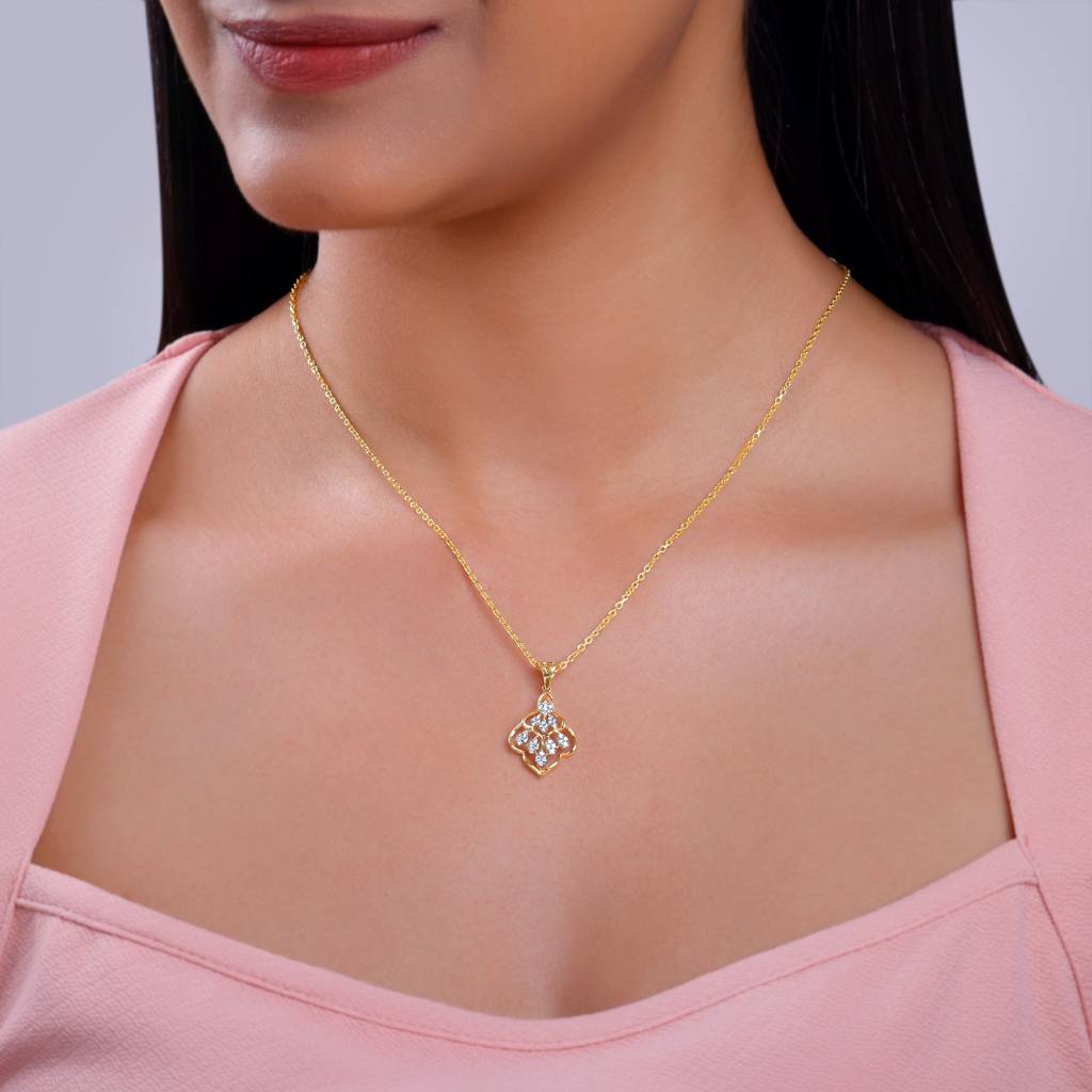 14K Gold Heart Of Spade Diamond Pendant : GDLPD0392