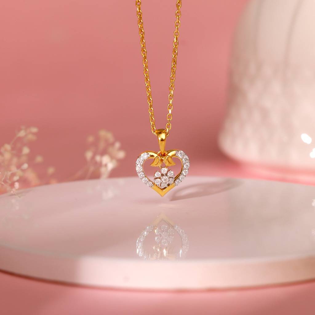 18K Gold Timeless Charm Diamond Pendant : GDLPD0427