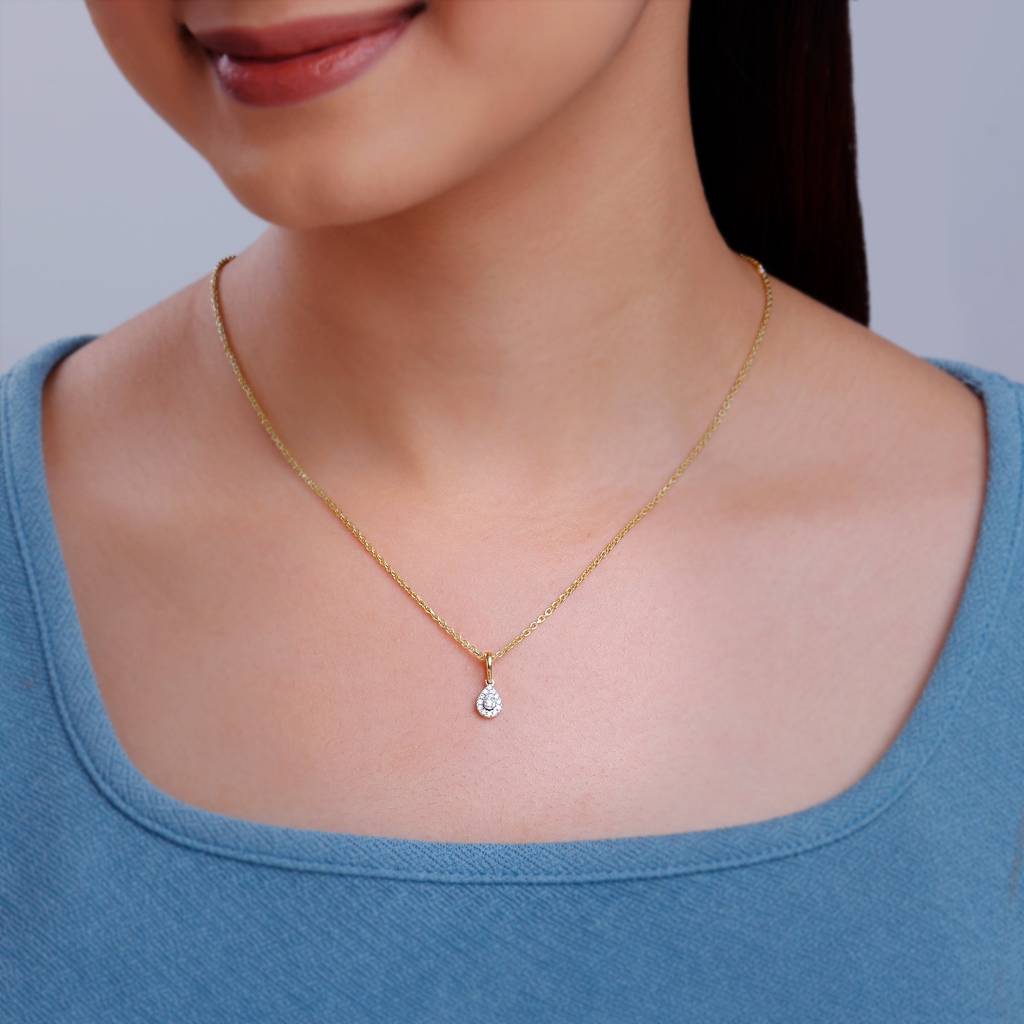 18K Gold Embellish Diamond Teardrop Pendant : GDLPD0436