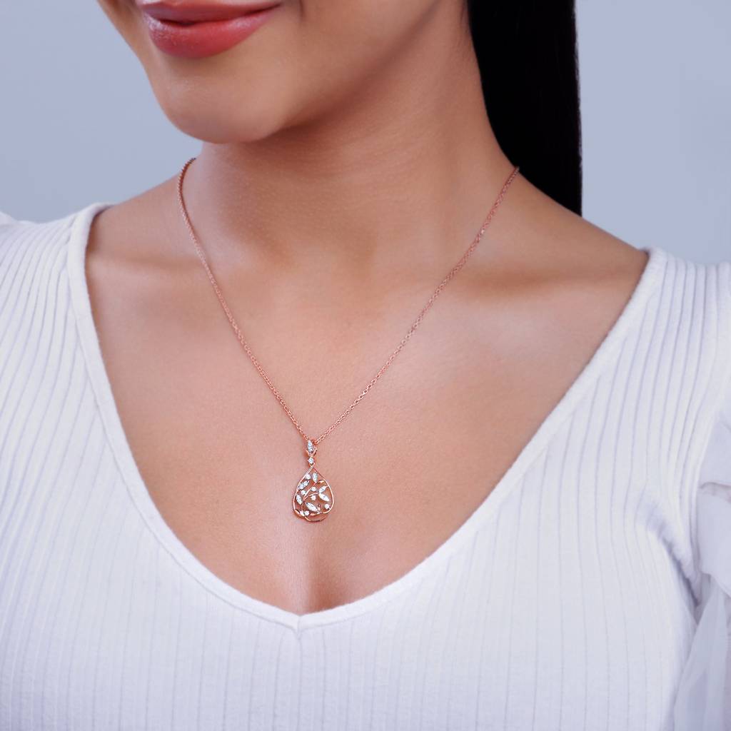 18K Rose Gold Leafy Affair Diamond Pendant : GDLPD0442