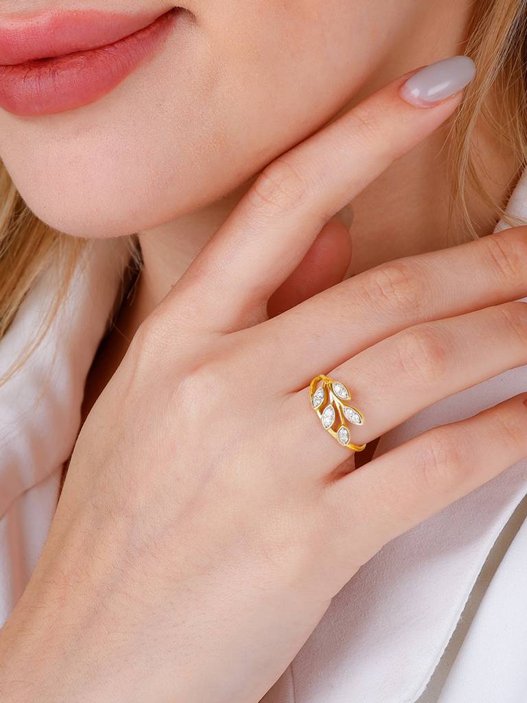 Giva 18K Yellow Gold Leafy Love Diamond Ring : GDLR011