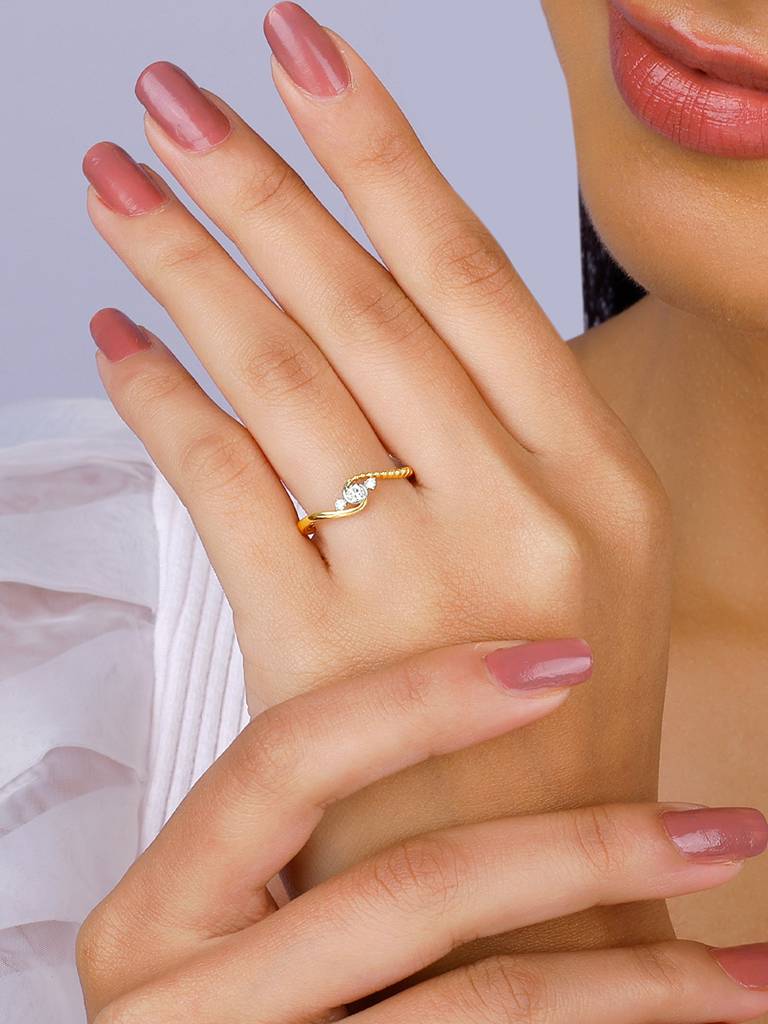 14K Yellow Gold Classic Curvy Diamond Ring : GDLR0190
