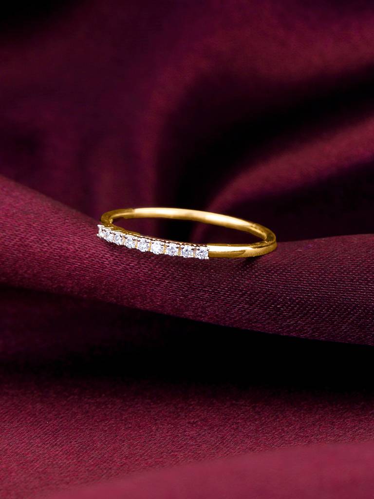 14K Yellow Gold Sparkling Diamond Ring : GDLR0208