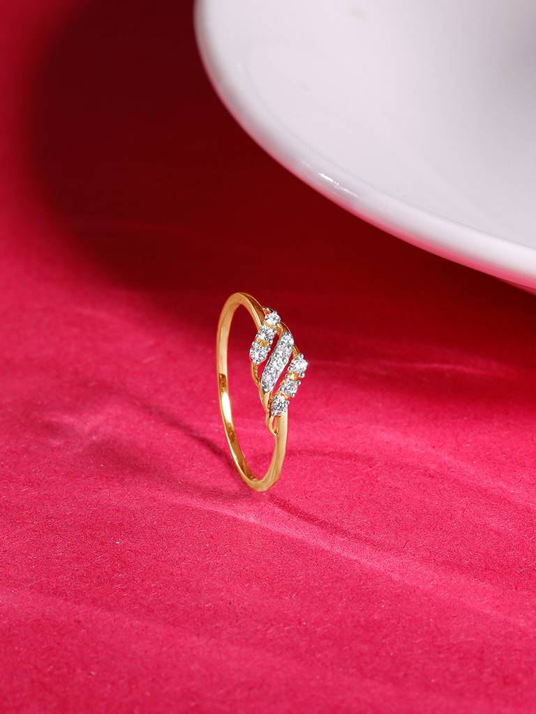 14K Yellow Gold Classy Diamond Ring : GDLR0319