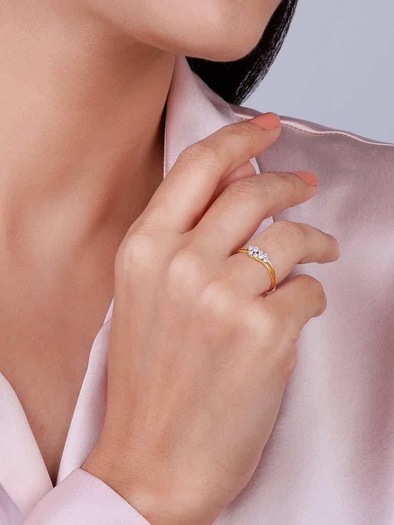 14K Yellow Gold Captivating Brilliance Diamond Ring : GDLR0344