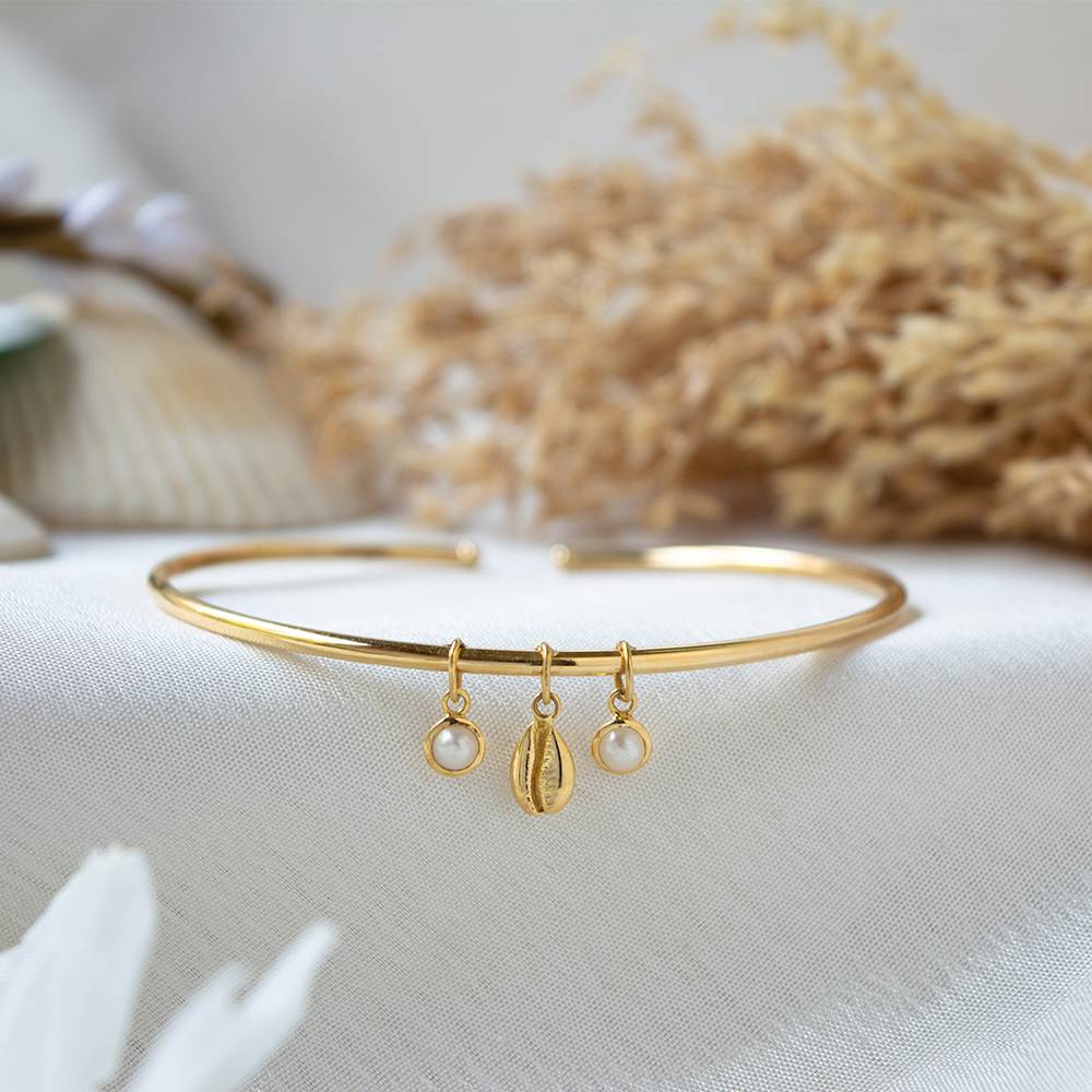 Oceanic Pearl & Cowrie Shell 18K Gold Flexible Bangle : GHCSBG-7152