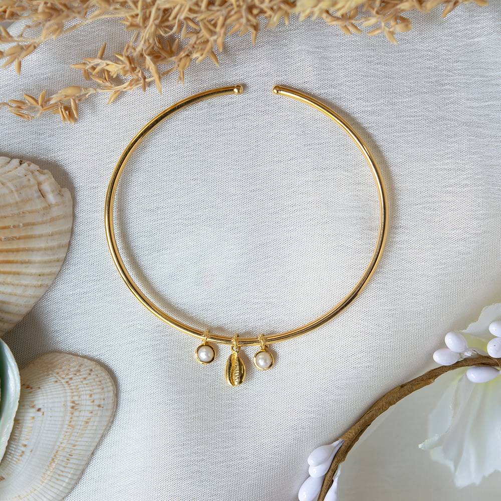 Oceanic Pearl & Cowrie Shell 18K Gold Flexible Bangle : GHCSBG-7152