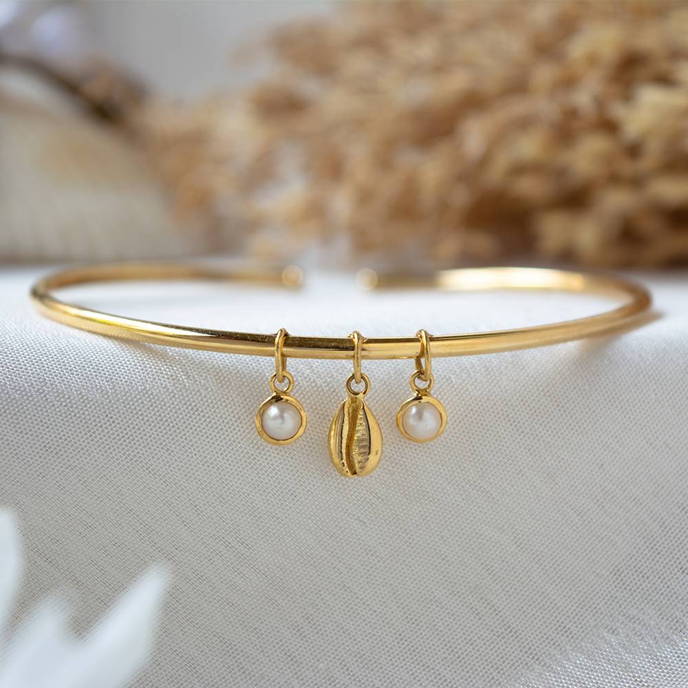 Oceanic Pearl & Cowrie Shell 18K Gold Flexible Bangle : GHCSBG-7152