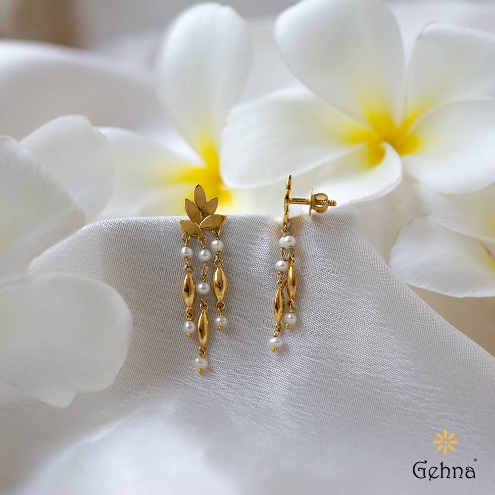 Timeless Pearl 18K Gold Dangle Earrings : GHCSER-7013