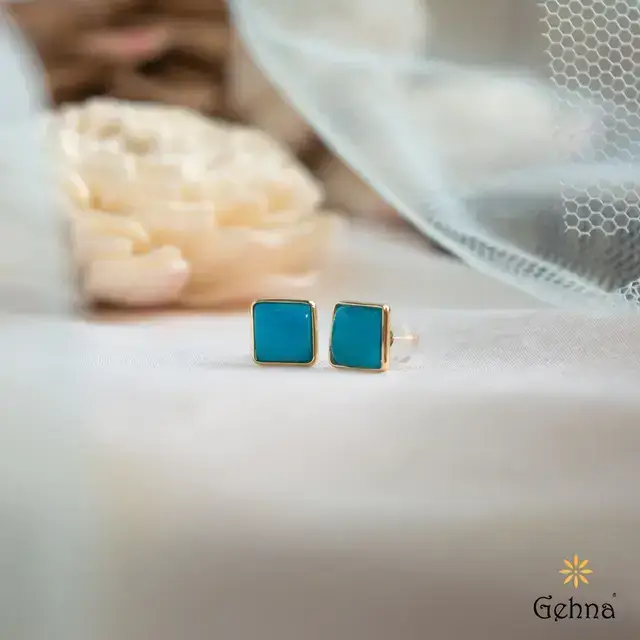 Bold Natural Turquoise 18K Gold Stud Earrings : GHCSERRR-4000