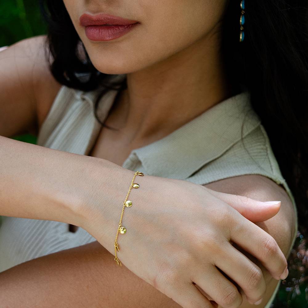 Golden Charm 18K Gold Bracelet : GHCUBG-7037