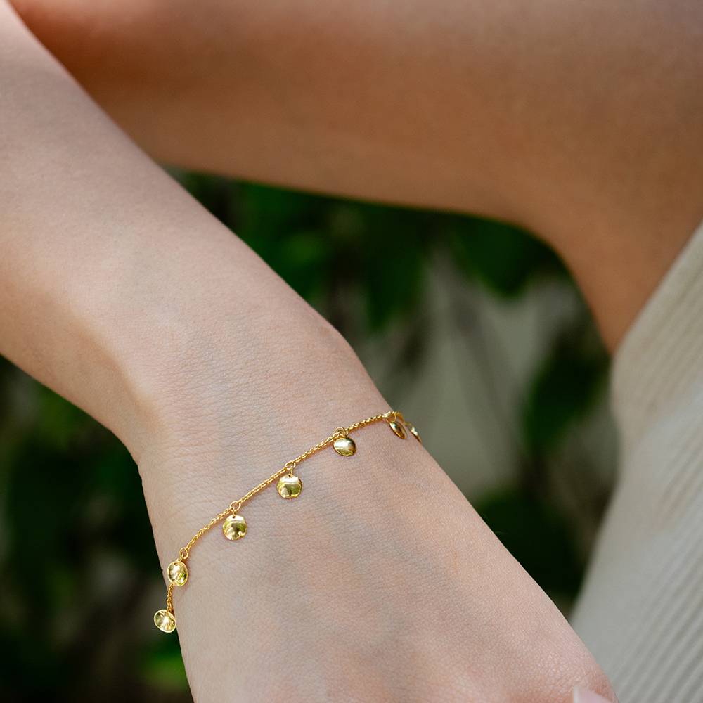 Golden Charm 18K Gold Bracelet : GHCUBG-7037