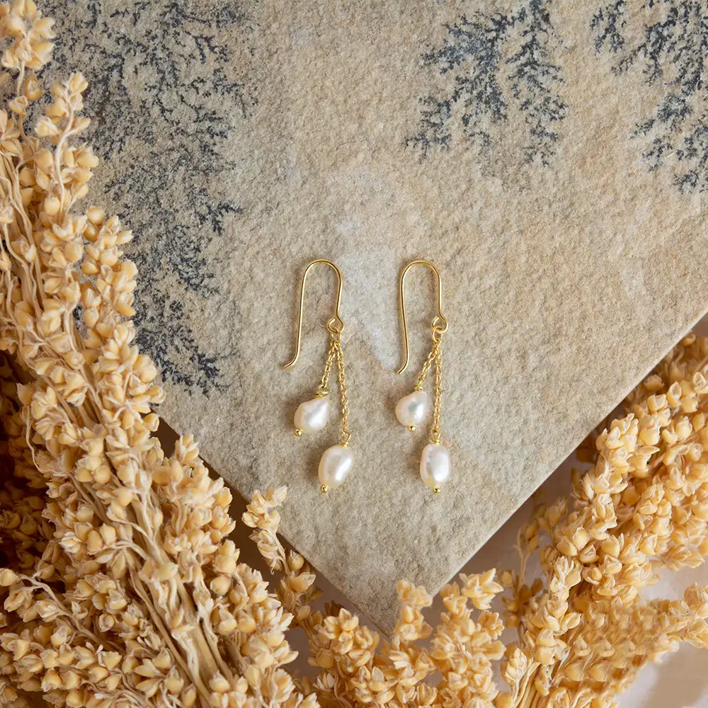 Ivory Natural Pearl 18K Gold Hook Earrings : GHCUCSER-4171