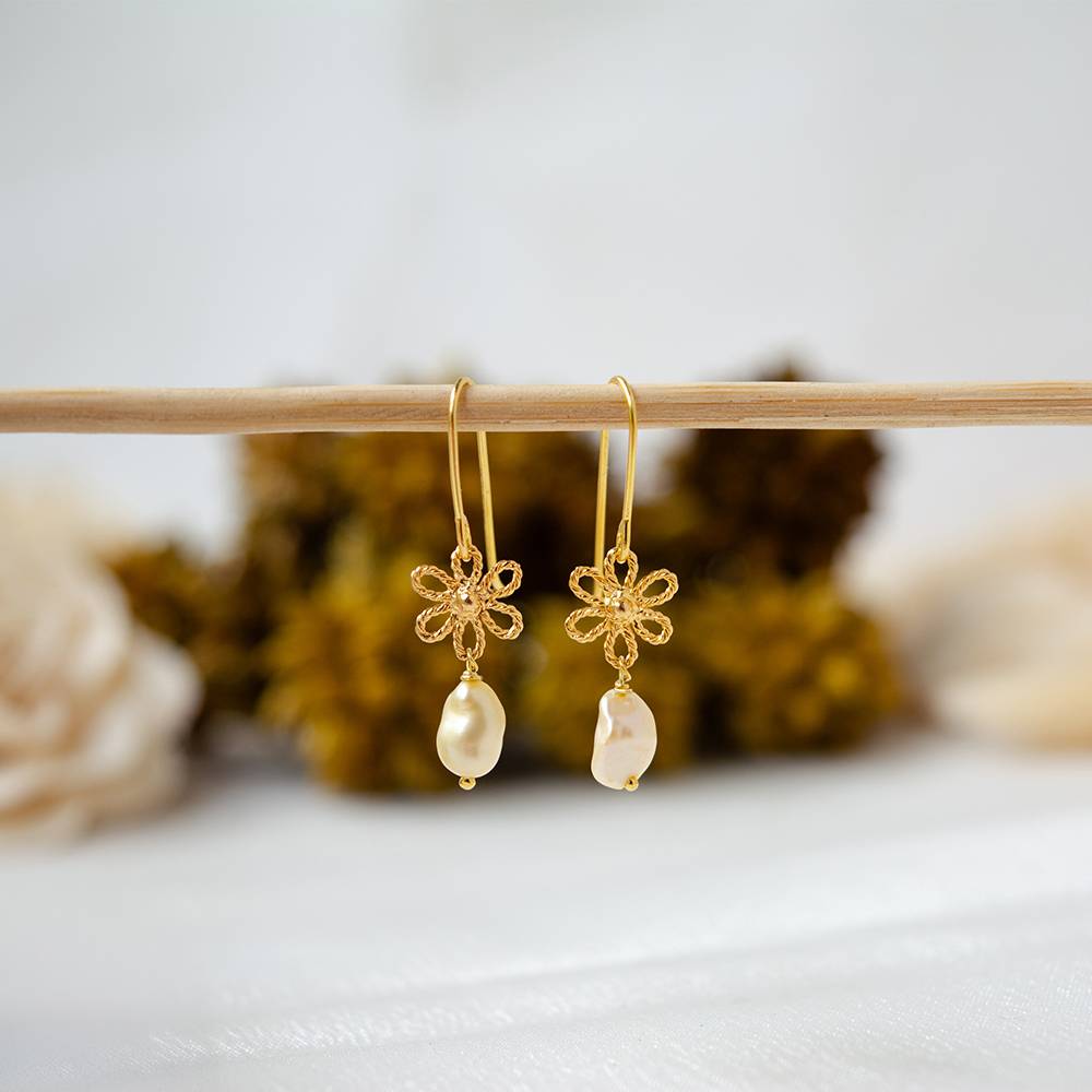 Filigree Pearl 18K Gold Dangle Earrings : GHCUCSER-7020