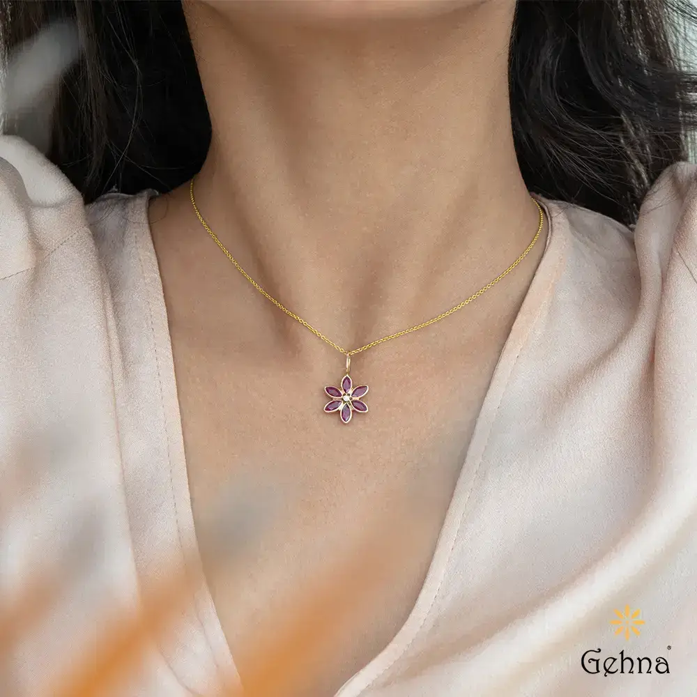 Blossom Natural Ruby And Diamond 18K Gold Pendant : GHDICSPERR-4997