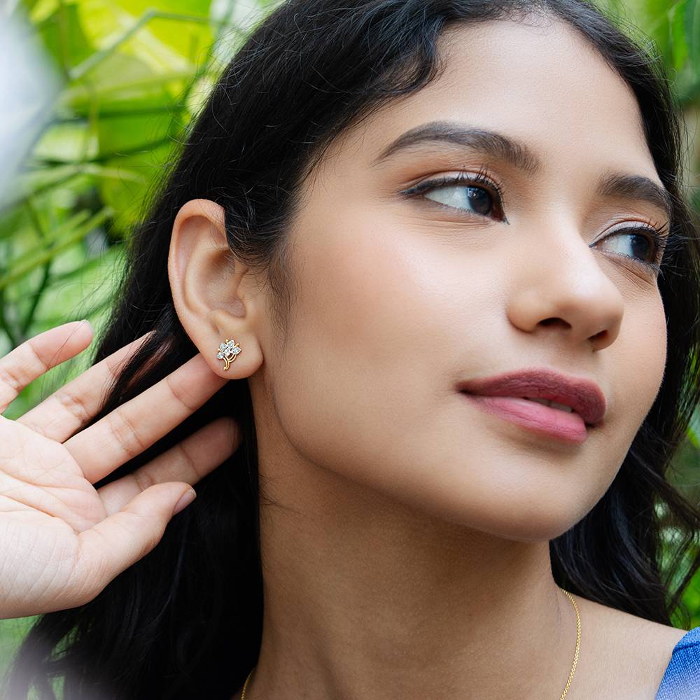 Garden Dew Diamond 18K Gold Stud Earrings : GHDIERVB-7302