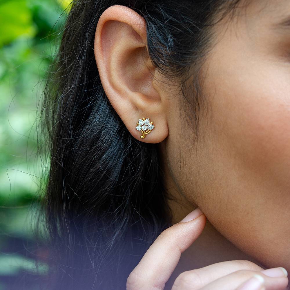 Garden Dew Diamond 18K Gold Stud Earrings : GHDIERVB-7302
