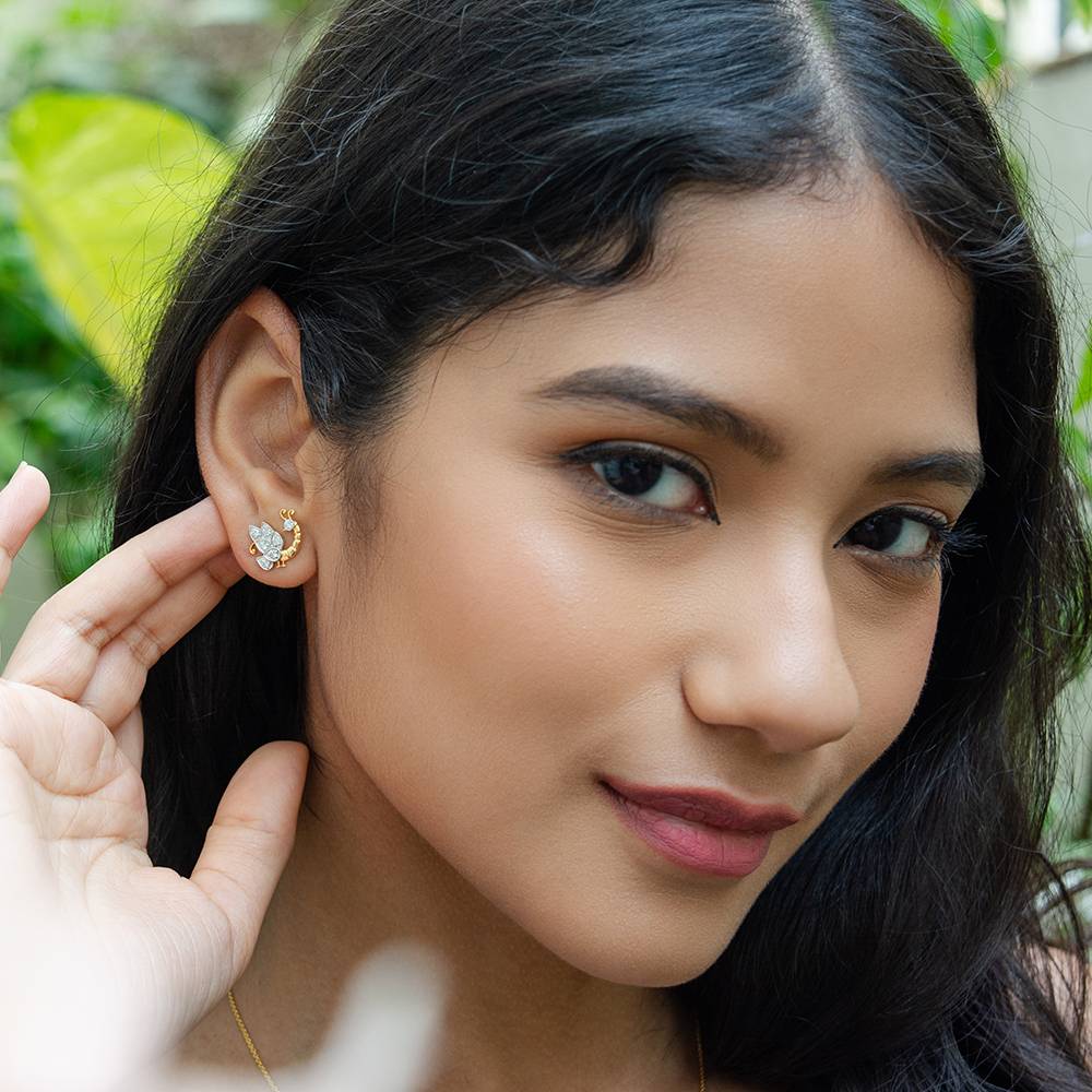 Peacock Diamond 18K Gold Stud Earrings : GHDIERVB-7309