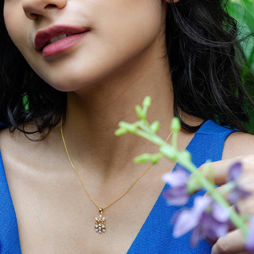 Alpana Diamond 18K Gold Pendant : GHDIPEVB-7315