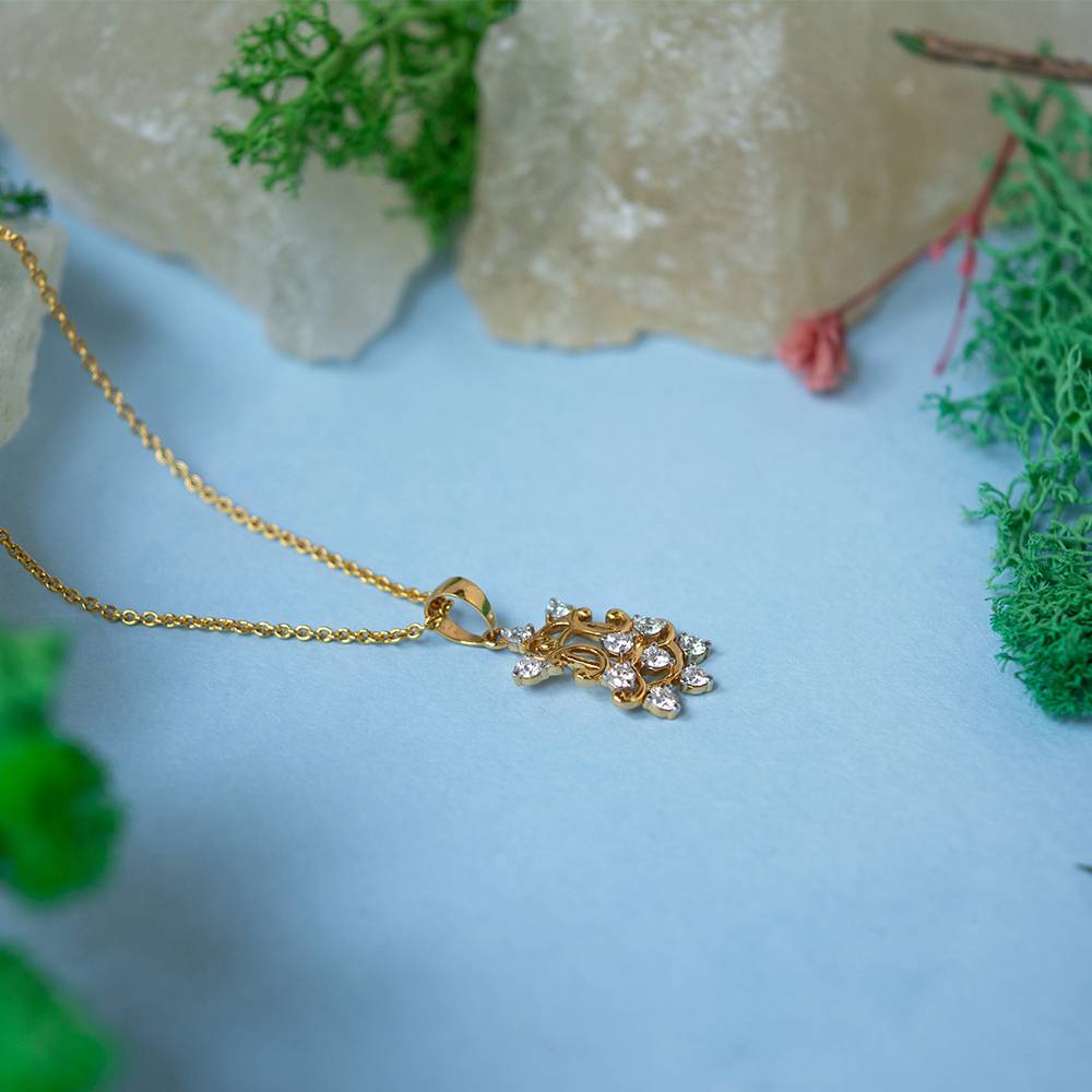 Alpana Diamond 18K Gold Pendant : GHDIPEVB-7315