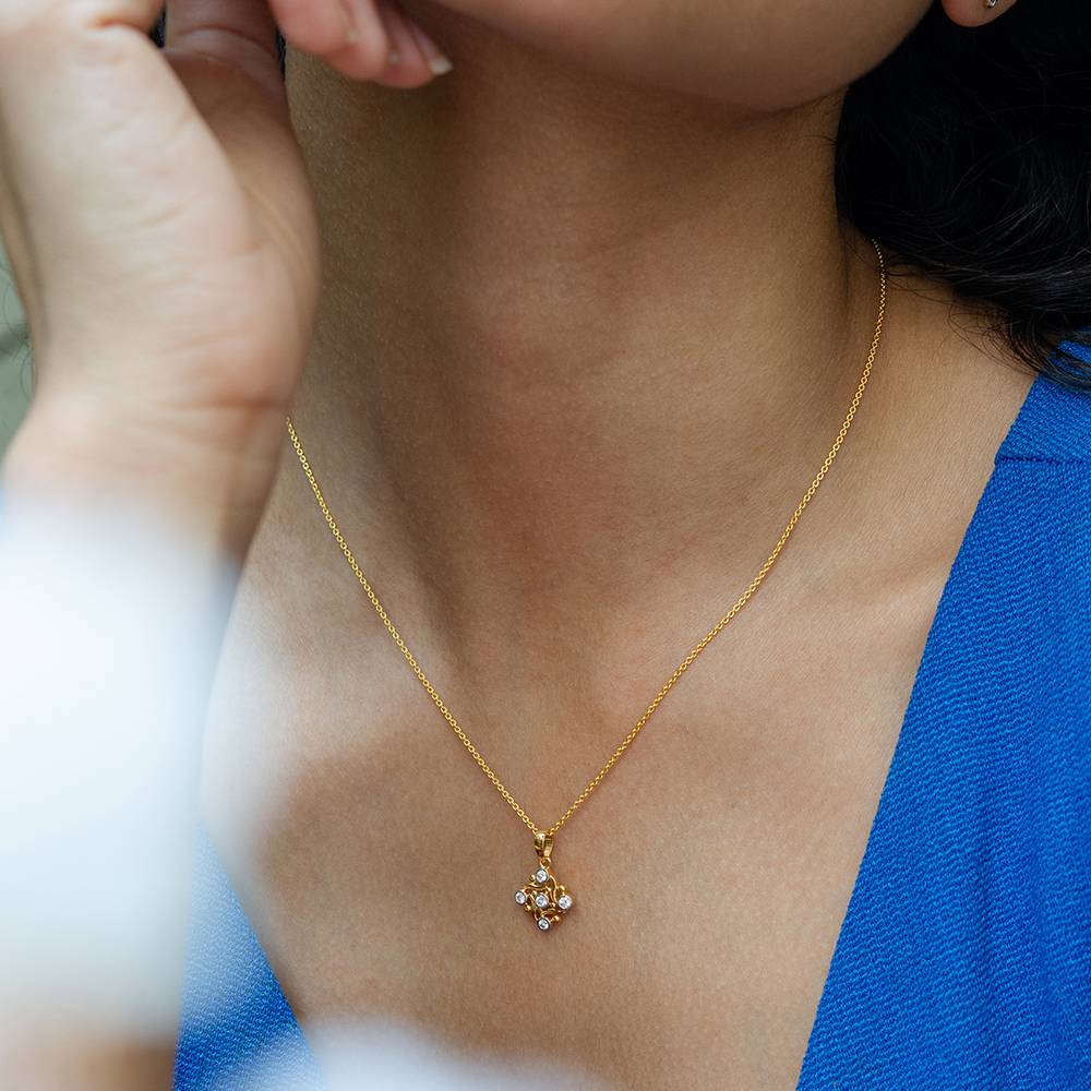 Rangoli Diamond 18K Gold Pendant : GHDIPEVB-7319