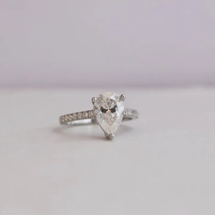 Cascade Moissanite Engagement Ring : GJRG0010