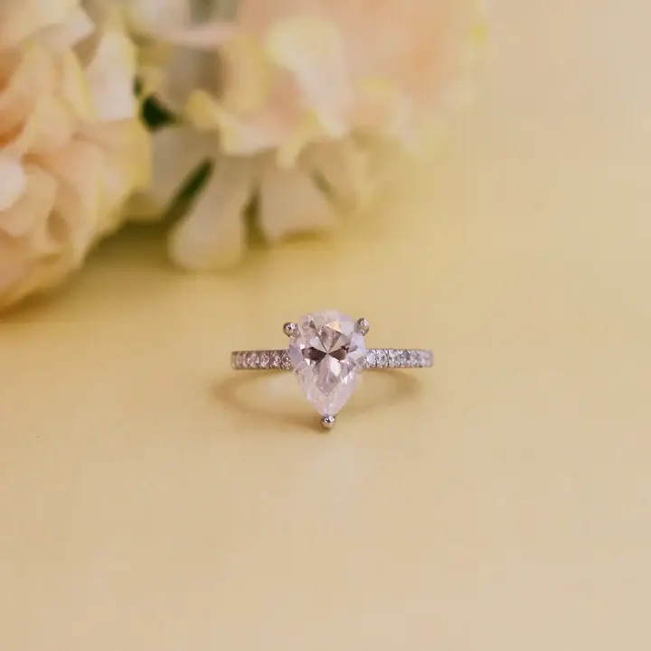 Cascade Moissanite Engagement Ring : GJRG0010