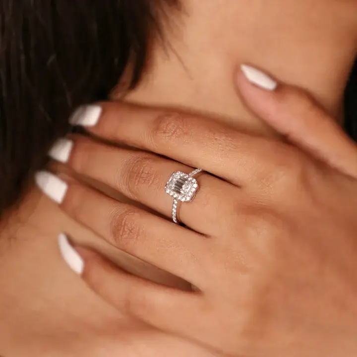 Vertex 1.6Ct Moissanite Halo Ring : GJRG0019