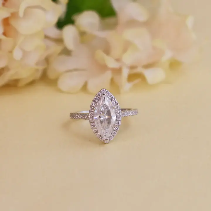 Glittering 2.60Ct Moissanite Halo Ring : GJRG0020