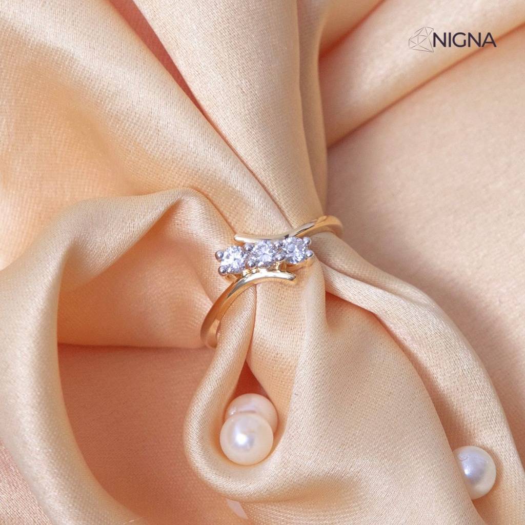 Tridevi - Diagonal Lab Grown Diamond Ring : GL14GLR1400A