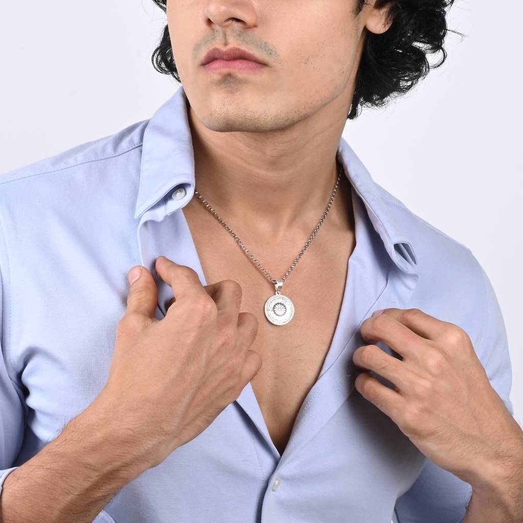 Spiked Circle Silver Locket : GL94