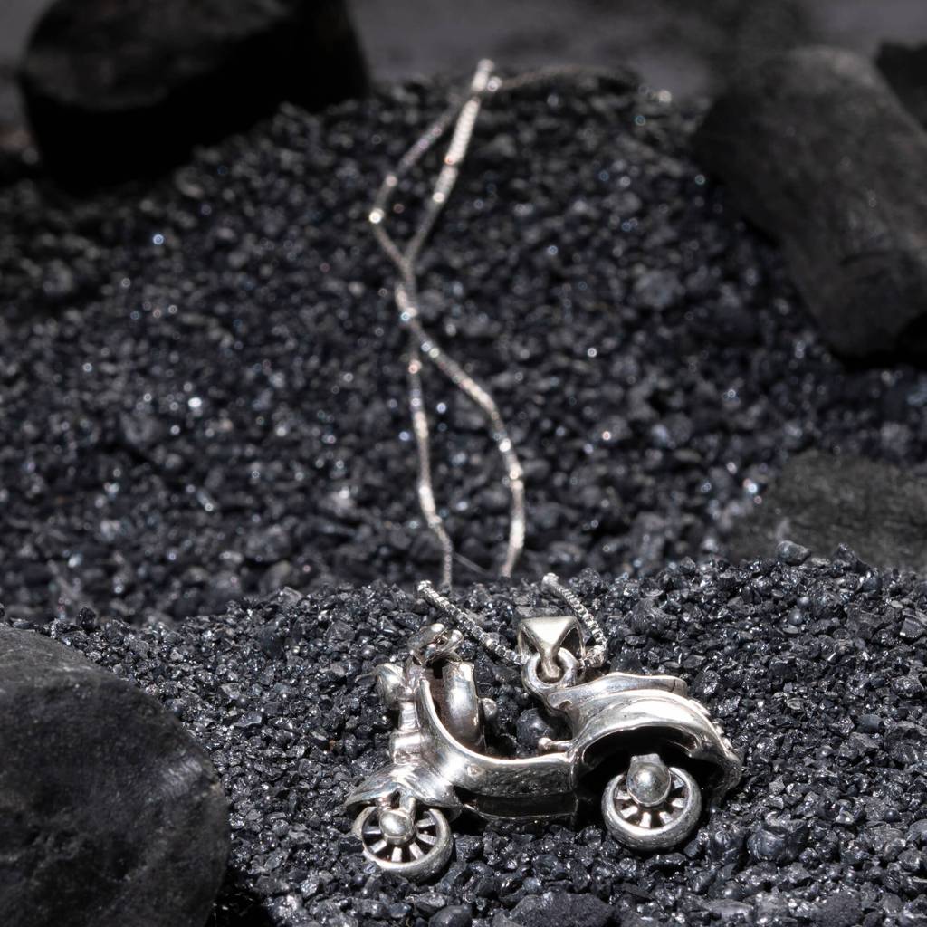 Vespa Enthusiast'S Silver Keepsake Silver Locket