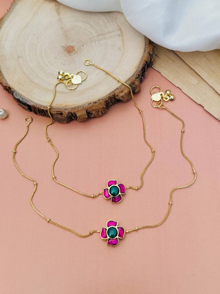 Graceful Gold Plated Floral Anklets : GPAnkLaila