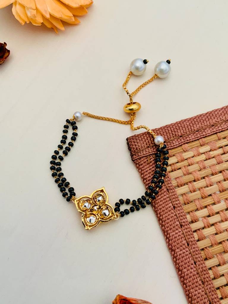 Gold Plated White Flower Kundan Hand Mangalsutra : GPHMFlowerCube