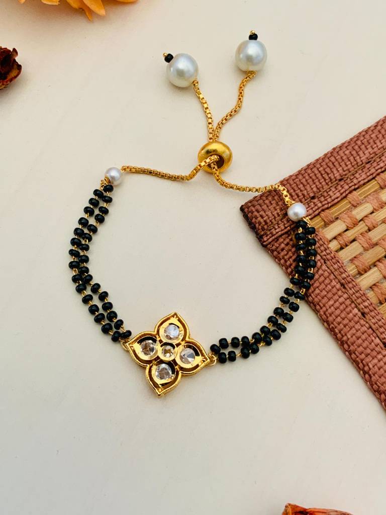 Gold Plated White Flower Kundan Hand Mangalsutra : GPHMFlowerCube
