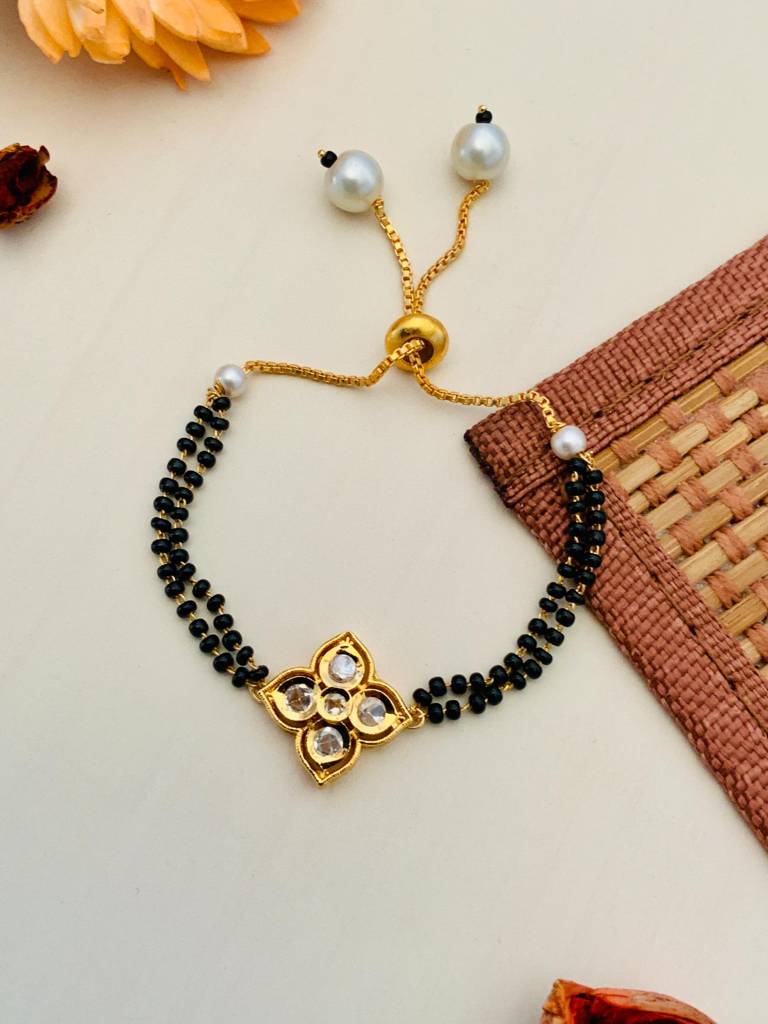Gold Plated White Flower Kundan Hand Mangalsutra : GPHMFlowerCube