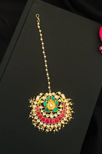 Elegant Pachi Kundan Gold Plated Maangtikka For Brides : GPMGPKMultiFlowerPink