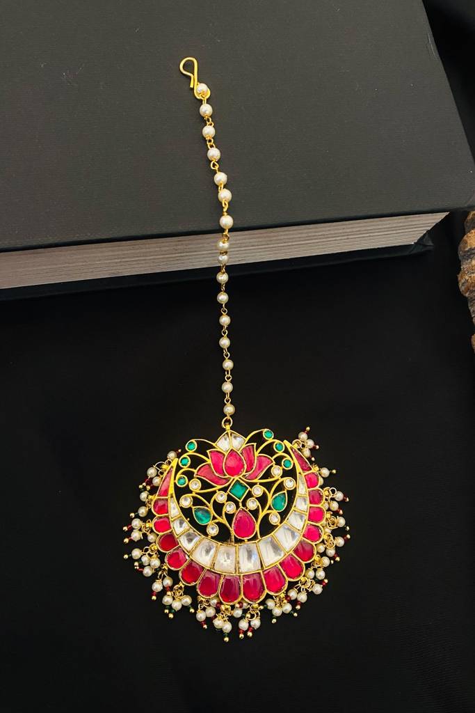 Demanding Pachi Kundan Gold Plated Maangtikka : GPMGPKPadmaSquare