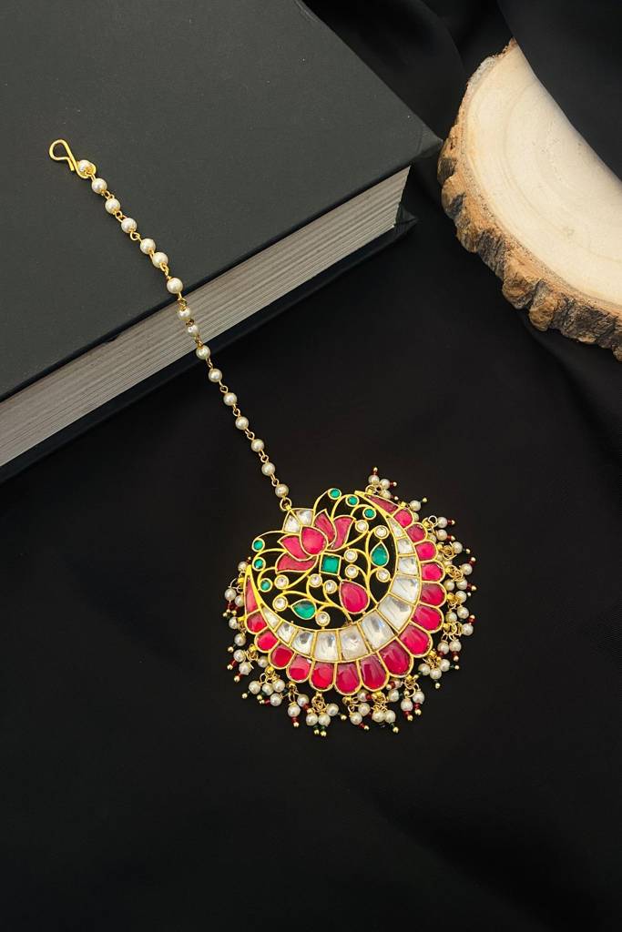 Demanding Pachi Kundan Gold Plated Maangtikka : GPMGPKPadmaSquare