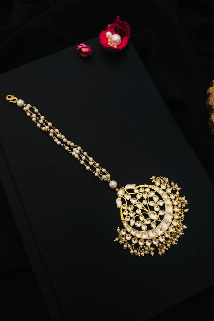 Elegant Pachi Kundan Gold Plated Maangtikka : GPMGPKWhite