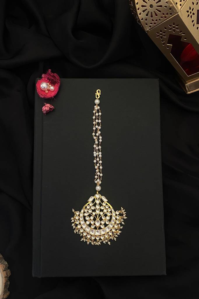 Elegant Pachi Kundan Gold Plated Maangtikka : GPMGPKWhite