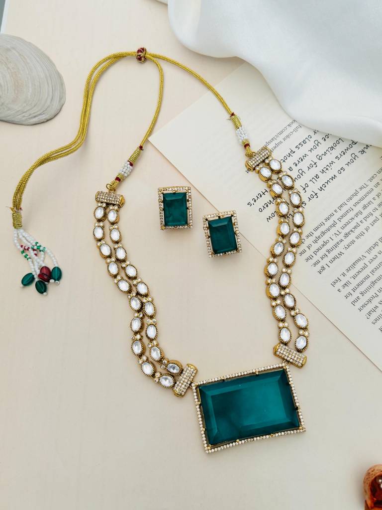 Sophisticated Gold Plated Studded Diamond Kundan Necklace : GPPJMNCEmporiumGreen