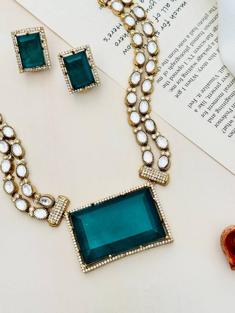 Sophisticated Gold Plated Studded Diamond Kundan Necklace : GPPJMNCEmporiumGreen