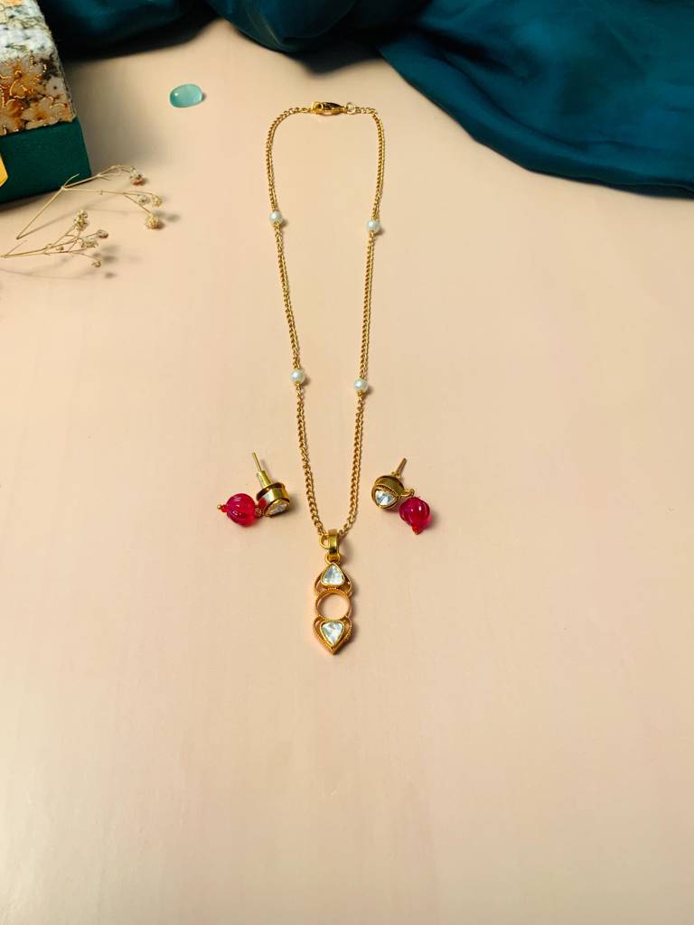 Stunning Gold Plated Polki Pendant Set : GPPSJade03Maroon