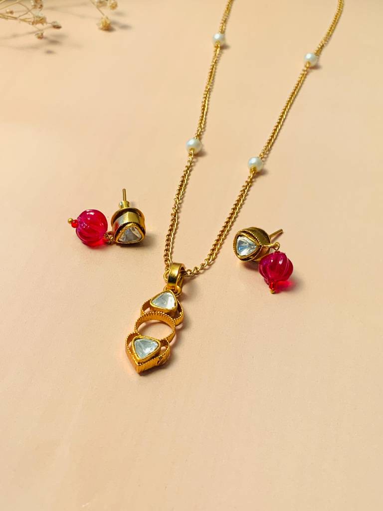 Stunning Gold Plated Polki Pendant Set : GPPSJade03Maroon