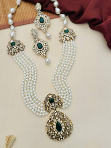 Premium Peacock Necklace Set American Diamond Studded Design : GPSJNCExtensivePeacock