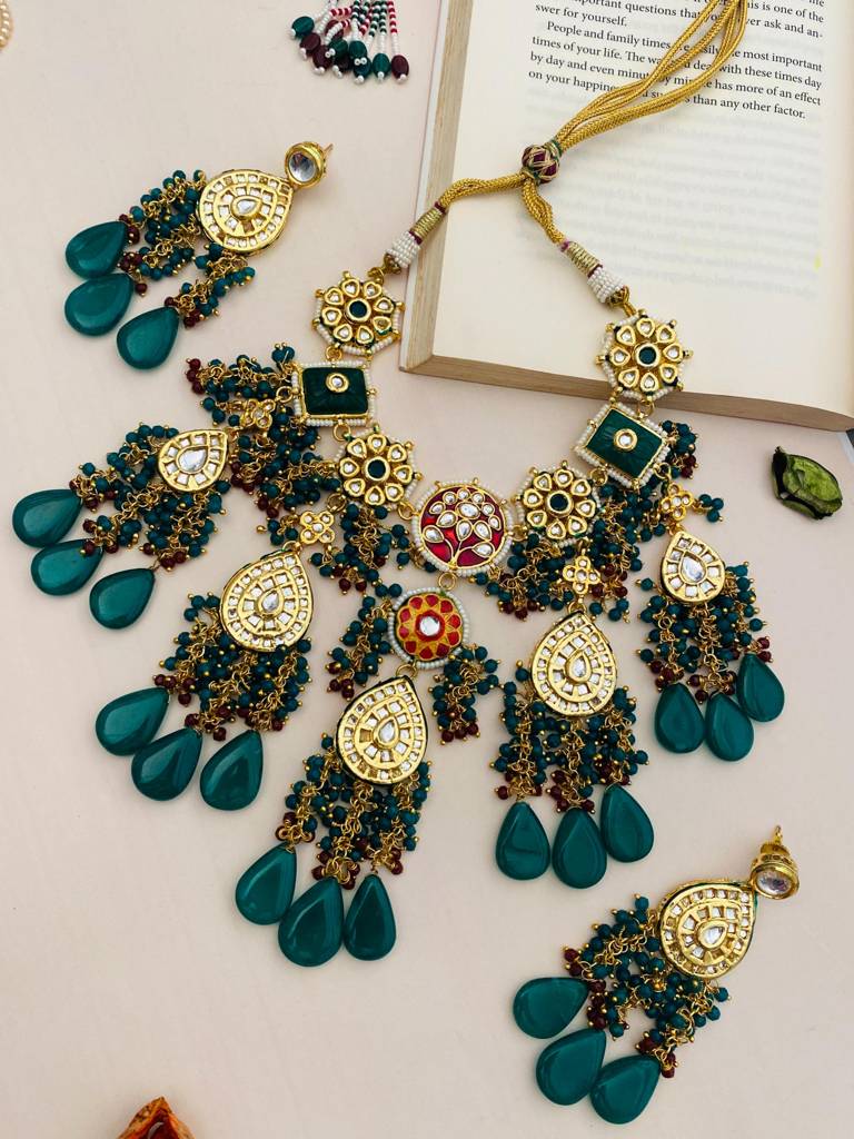 Bridal Green Beaded Gold Plated Kundan Necklace : GPSJNCQueenGreen