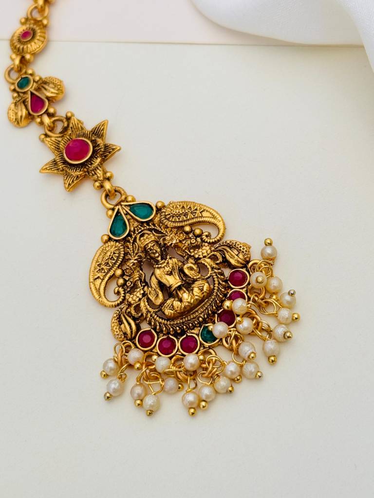 Traditional Temple Maang Tikka With Gold Finish Kemp Stones And Beads : GPTJSGCMG02